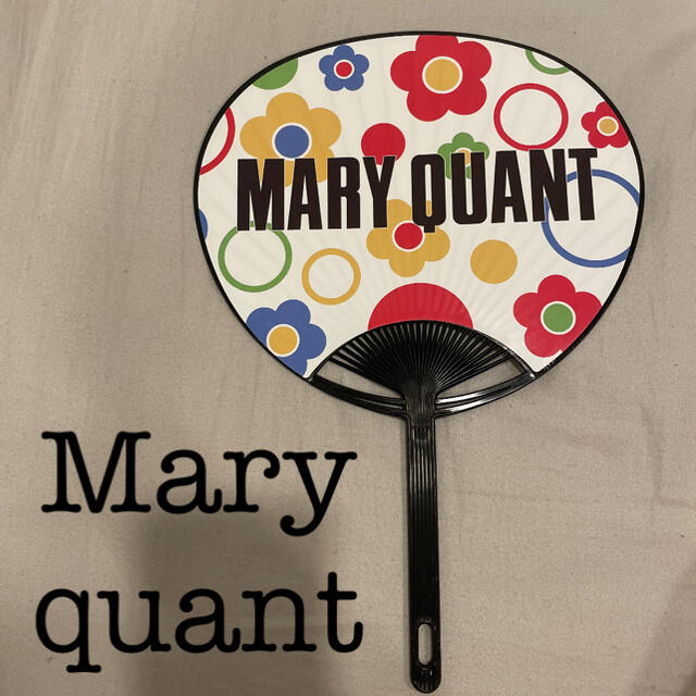 MARY QUANT(マリークワント)のMary quant  マリークワント　うちわ　2021 ノベルティ　非売品　 エンタメ/ホビーのコレクション(ノベルティグッズ)の商品写真