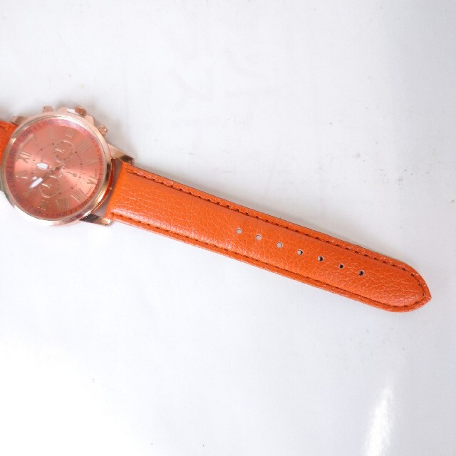【新品】レディースウォッチ クォーツ オレンジ×ゴールド  PUレザー レディースのファッション小物(腕時計)の商品写真