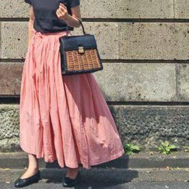 IDEE(イデー)のいろいろの服　ギャザーエプロン　コーラル レディースのスカート(ロングスカート)の商品写真