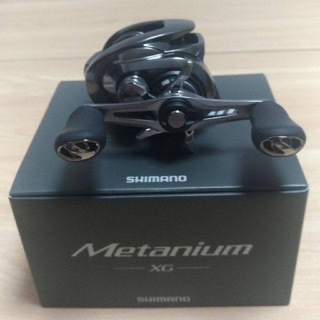 SHIMANO(シマノ)の20メタニウムXG （右） スポーツ/アウトドアのフィッシング(リール)の商品写真