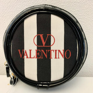 ヴァレンティノ(VALENTINO)のVALENTINO ヴァレンチノ ストライプレザー丸型化粧ポーチ 小物入れ(ポーチ)