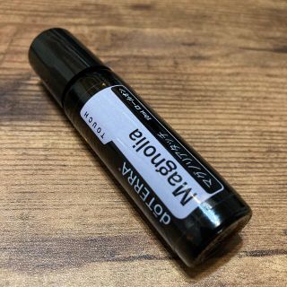 doterra マグノリアタッチ10ml ロールオン(アロマオイル)