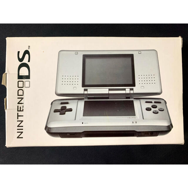 ニンテンドーDS(ニンテンドーDS)のニンテンドーDS シルバー エンタメ/ホビーのゲームソフト/ゲーム機本体(家庭用ゲーム機本体)の商品写真