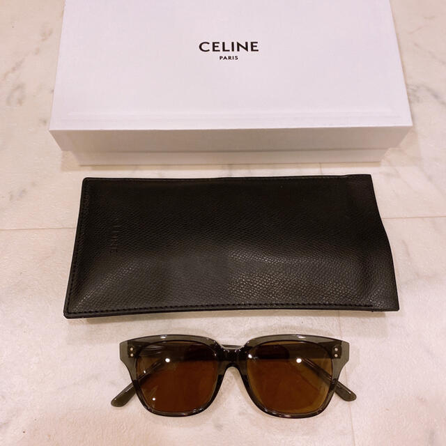 セリーヌ　CELINE CL40061F 04　スクエア　サングラス 登坂着用