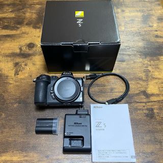 ニコン(Nikon)のNikon Z5(ミラーレス一眼)