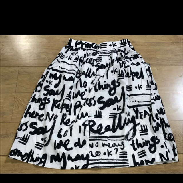 UNTITLED(アンタイトル)の洋服整理中　アンタイトル　スカート レディースのスカート(ひざ丈スカート)の商品写真