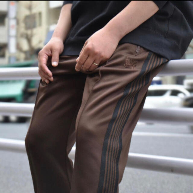 別注 needles ナロー トラックパンツ M ブラウン | フリマアプリ ラクマ