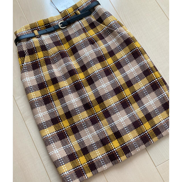 Apuweiser-riche(アプワイザーリッシェ)の☘️新品☘️アプワイザーリッシェ✨ベルト付きチェックタイトスカート レディースのスカート(ひざ丈スカート)の商品写真