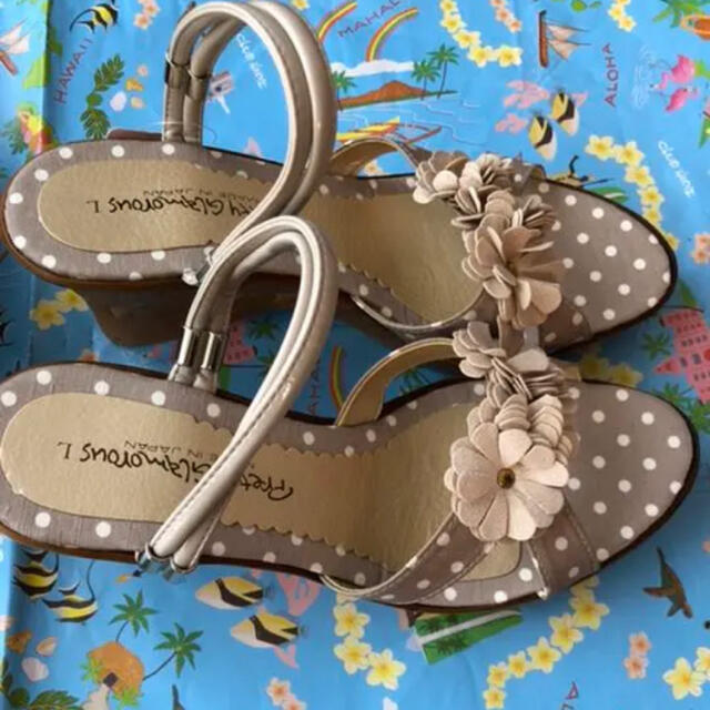 夏　新品　サンダル　パンプス　ベージュ　エナメル　新品タグ付き レディースの靴/シューズ(ハイヒール/パンプス)の商品写真