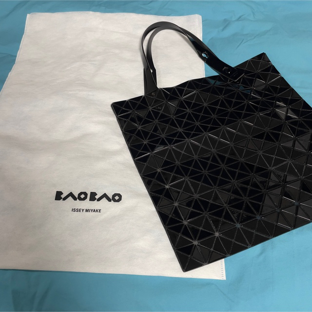 ISSEY MIYAKE(イッセイミヤケ)のBAO BAO プリズム ブラックカラー 10×10 正規品 レディースのバッグ(トートバッグ)の商品写真