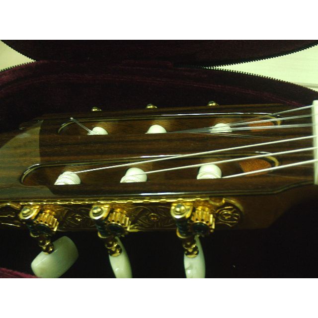 クラシックギター　KODAIRA  AST-100（ハードケース付） 楽器のギター(クラシックギター)の商品写真