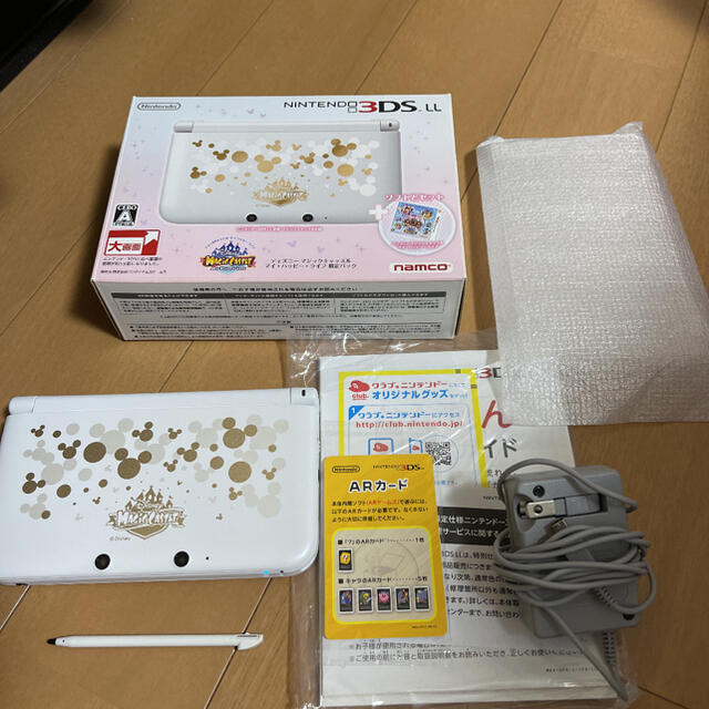 任天堂(ニンテンドウ)のニンテンドー　3ds ll   ディズニーマジックキャッスル本体 エンタメ/ホビーのゲームソフト/ゲーム機本体(携帯用ゲーム機本体)の商品写真