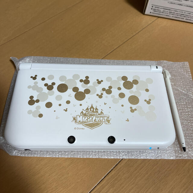 任天堂(ニンテンドウ)のニンテンドー　3ds ll   ディズニーマジックキャッスル本体 エンタメ/ホビーのゲームソフト/ゲーム機本体(携帯用ゲーム機本体)の商品写真