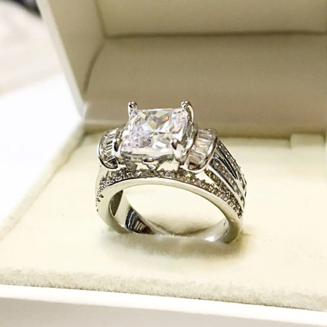 証明書付き　MOISSANITE Diamond■12号　刻印S925 レディースのアクセサリー(リング(指輪))の商品写真