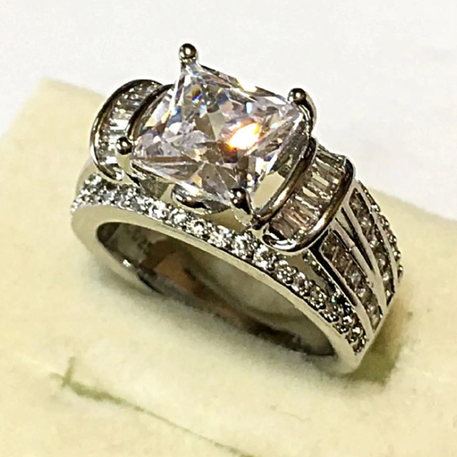 証明書付き　MOISSANITE Diamond■12号　刻印S925 レディースのアクセサリー(リング(指輪))の商品写真