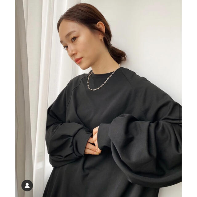 Hella   VOLUME SLEEVE PULLOVER