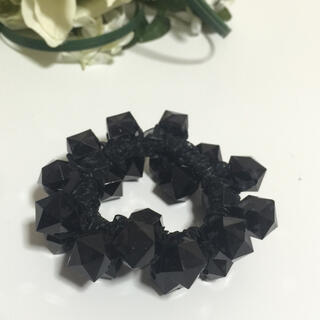アッカ(acca)の新品BIBI  黒ブラック　ブロックキューブ　キラキラボリュームシュシュ(ヘアゴム/シュシュ)