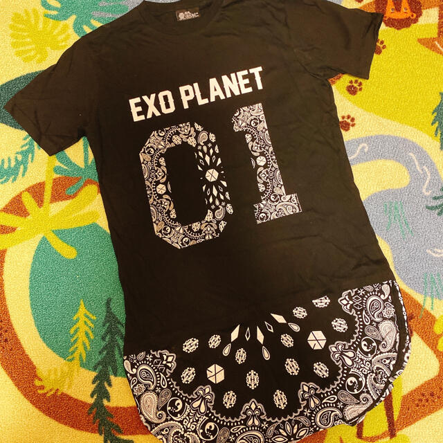 EXO(エクソ)のEXO PLANET #1 Tシャツ エンタメ/ホビーのタレントグッズ(アイドルグッズ)の商品写真