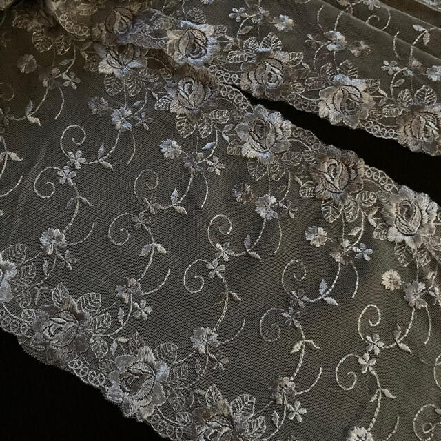 刺繍チュールレース 花 薔薇 アンティークローズ グレー 両山 刺繍チュールレース 花 薔薇 アンティークローズ グレー 両山