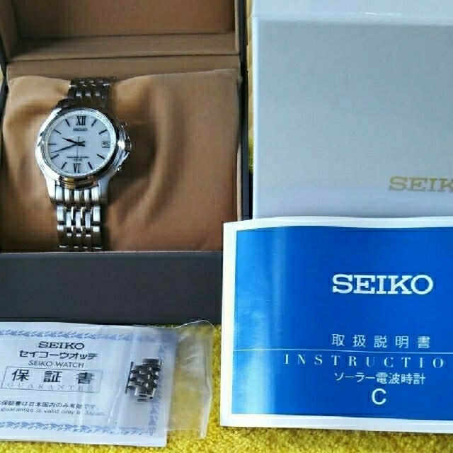 SEIKOドルチェ.ソーラー電波時計.チタン-
