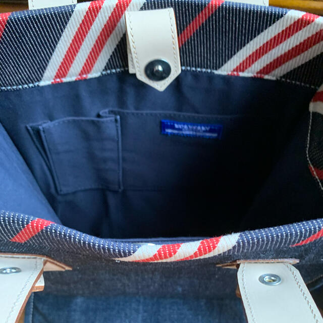 BURBERRY BLUE LABEL(バーバリーブルーレーベル)のBURBERRY BLUE LABEL キャンパス　トートバック レディースのバッグ(トートバッグ)の商品写真