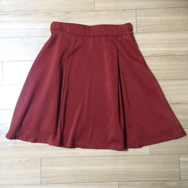 chambre de charme(シャンブルドゥシャーム)のCHILD WOMAN赤フレアースカート レディースのスカート(ひざ丈スカート)の商品写真