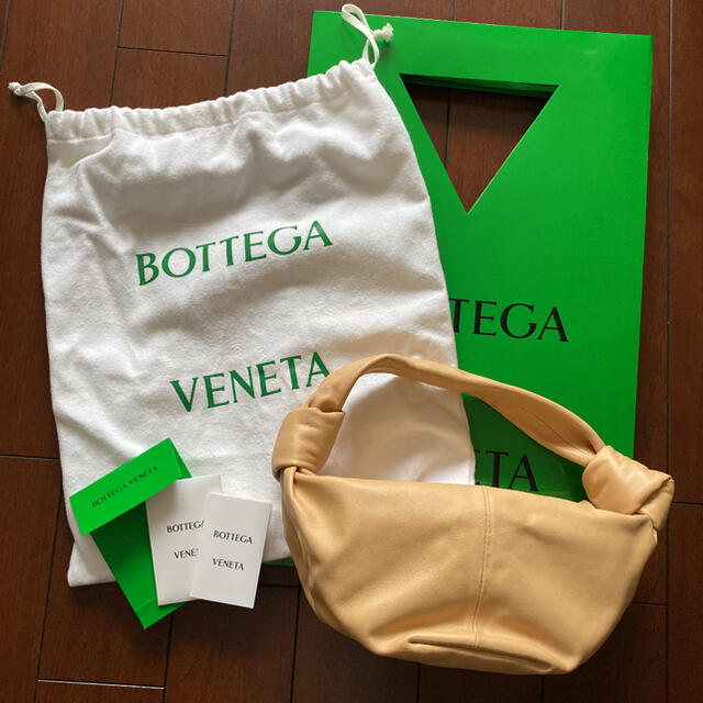 BOTTEGA VENETA ミニバッグ　アーモンド