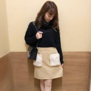 イング(INGNI)のイング　ファー付きスカート　新品未使用♡(ひざ丈スカート)