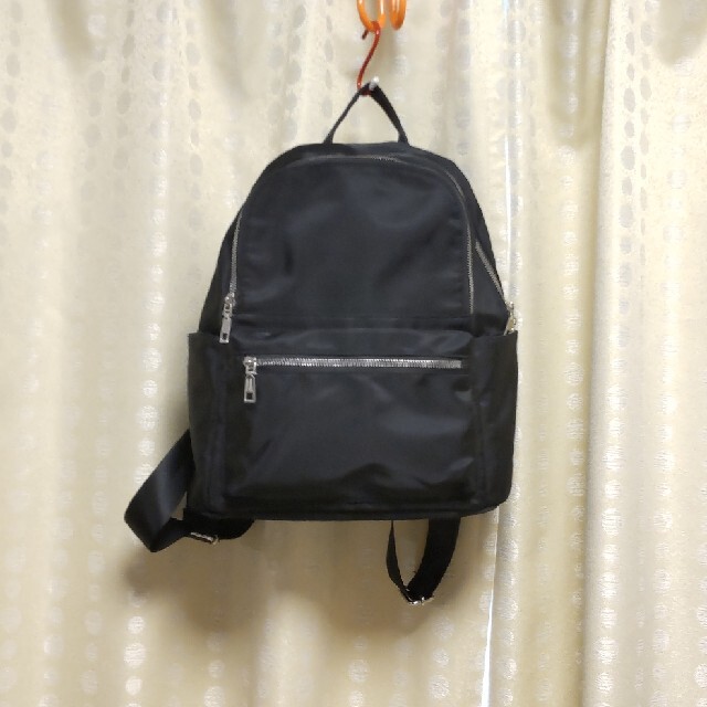 ダブルファスナー　シンプルナイロンリュックサック レディースのバッグ(リュック/バックパック)の商品写真