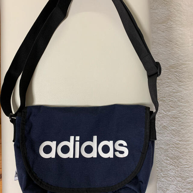 adidas(アディダス)のadidas アディダス ショルダーバッグ レディースのバッグ(ショルダーバッグ)の商品写真