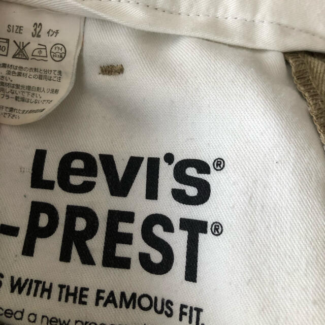 Levi's(リーバイス)のLevi's 膝下パンツ 32インチ メンズのパンツ(ショートパンツ)の商品写真