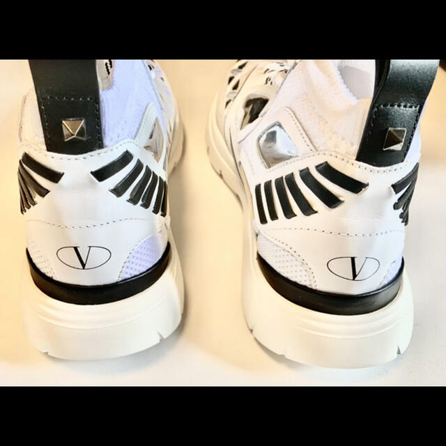 valentino garavani(ヴァレンティノガラヴァーニ)の新品　バレンティノvalentino garavani 42.5 27 27.5 メンズの靴/シューズ(スニーカー)の商品写真