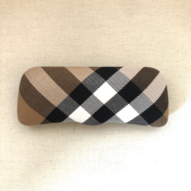 BURBERRY(バーバリー)の新品　バーバリー　メガネケース レディースのファッション小物(サングラス/メガネ)の商品写真