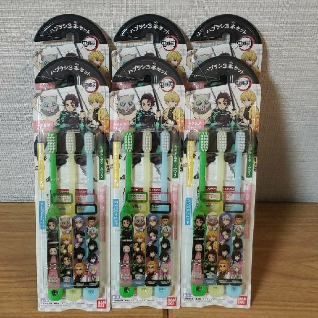 BANDAI(バンダイ)の6セット【新品】ハブラシ3本セット 鬼滅の刃 キッズ/ベビー/マタニティの洗浄/衛生用品(歯ブラシ/歯みがき用品)の商品写真