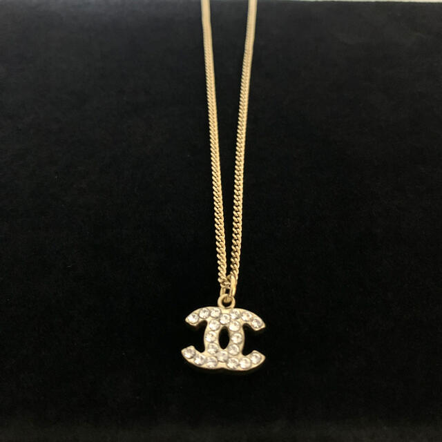 CHANEL(シャネル)のCHANEL ココマーク　ラインストーン　ネックレス　 レディースのアクセサリー(ネックレス)の商品写真