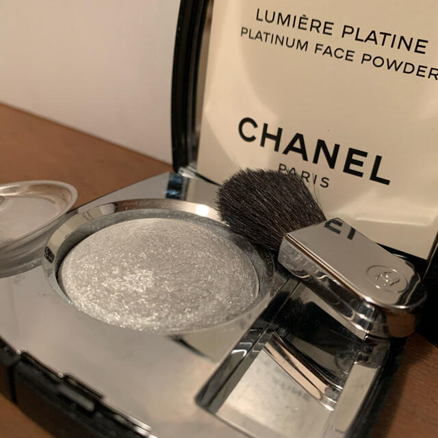 CHANEL(シャネル)の残多め)シャネル　Lumiere Platine 限定フェイスパウダー コスメ/美容のベースメイク/化粧品(フェイスパウダー)の商品写真