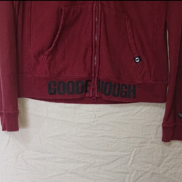 GOODENOUGH ロゴ入り パーカー