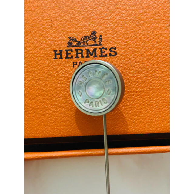 Hermes(エルメス)のセール価格✨HERMESエルメス　セリエ　クルードセル　ピンブローチ レディースのアクセサリー(ブローチ/コサージュ)の商品写真