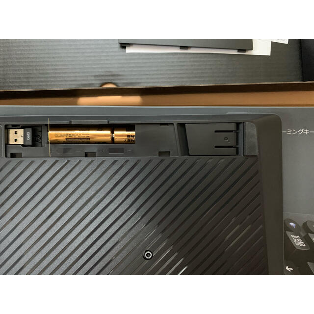 ロジクール　G613 ワイヤレスゲーミングキーボード　スマホスタンド付き スマホ/家電/カメラのPC/タブレット(PC周辺機器)の商品写真