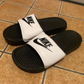 ナイキ(NIKE)のNIKE ナイキ ベナッシ　25cm(サンダル)