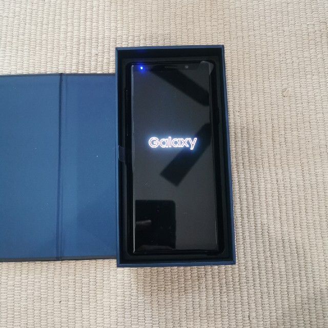 hide様専用新品　au SCV40 galaxy note9 ブラック 本体 スマホ/家電/カメラのスマートフォン/携帯電話(スマートフォン本体)の商品写真