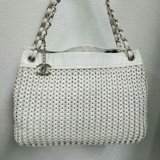 シャネルメッシュ チャーム付きチェーンショルダーバッグの通販 by