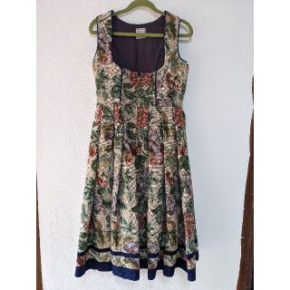 【SALE】dolce piu amabile　エプロン付ディアンドルワンピース