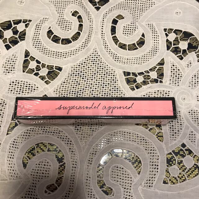 Victoria's Secret(ヴィクトリアズシークレット)のヴィクトリアシークレット　very voluptuous lip plumper コスメ/美容のベースメイク/化粧品(リップグロス)の商品写真