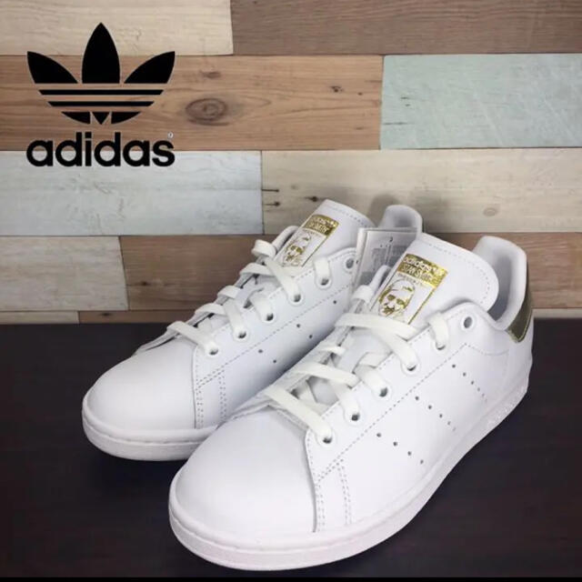 adidas(アディダス)のadidas STAN SMITH 22cm 新品 レディースの靴/シューズ(スニーカー)の商品写真