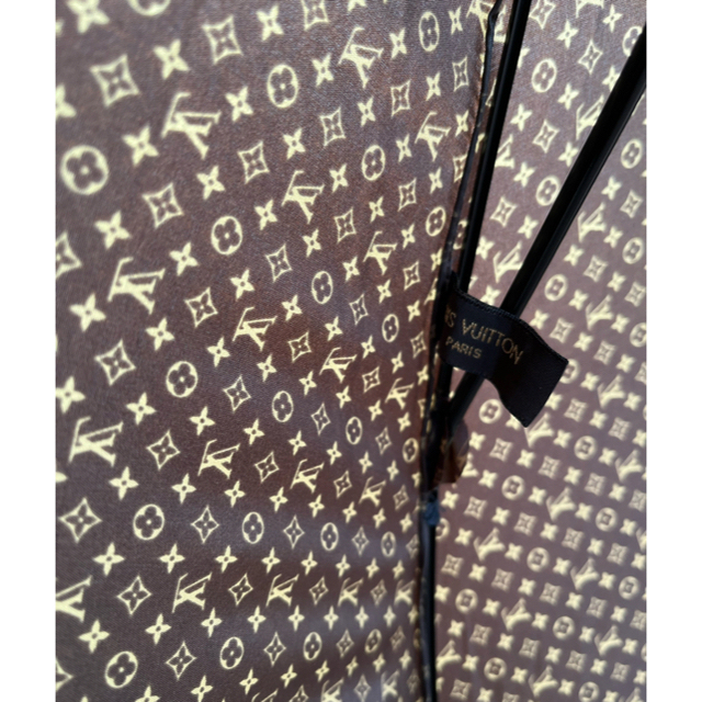 LOUIS VUITTON(ルイヴィトン)のルイヴィトン　モノグラム　ロゴ　傘 レディースのファッション小物(傘)の商品写真