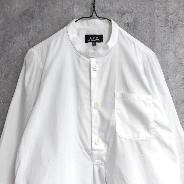 A.P.C(アーペーセー)の【即購入歓迎様専用】A.P.C. アーペーセー ノーカラー ボタン シャツ  レディースのトップス(シャツ/ブラウス(長袖/七分))の商品写真