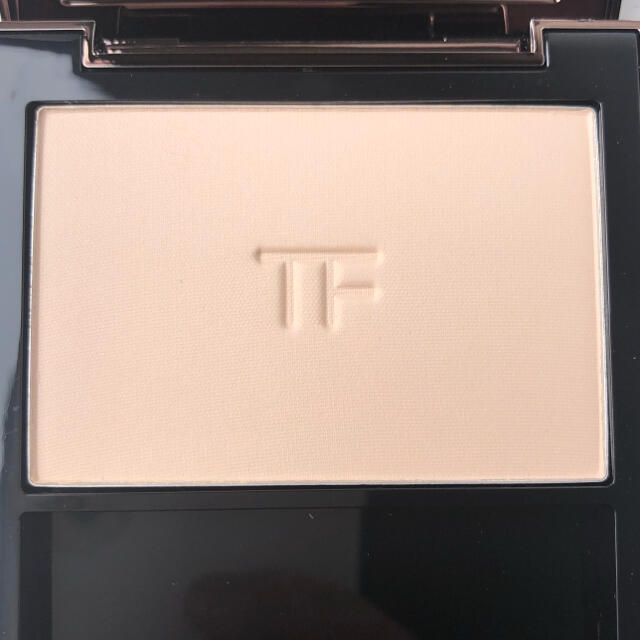 TOM FORD(トムフォード)のトムフォード トランスルーセント フィニシングパウダー 01 アラバスターヌード コスメ/美容のベースメイク/化粧品(フェイスパウダー)の商品写真