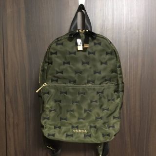 トッカ(TOCCA)のTOCCA RIBBON ENBROIDERY BACKPACK カーキ(リュック/バックパック)