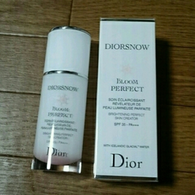 Christian Dior(クリスチャンディオール)の★Dior/スノーブルームパーフェクト/化粧下地/乳液★ コスメ/美容のベースメイク/化粧品(化粧下地)の商品写真